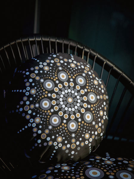 Dekoracyjna poduszka mandala - czarna