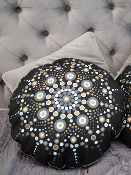 Dekoracyjna poduszka mandala - czarna test